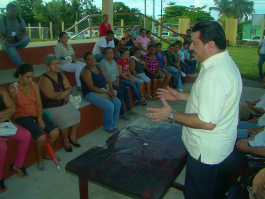 Entregan terrenos dignos a familias de Puerto Cortés