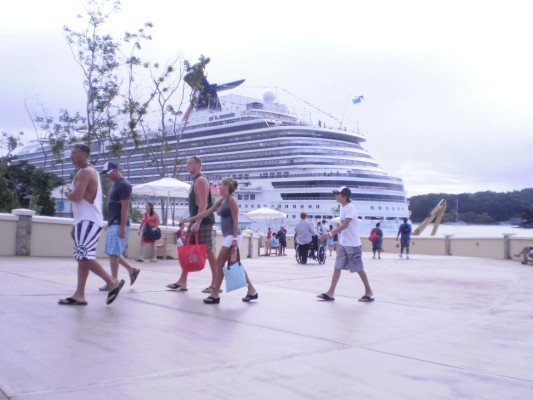 Crucerismo en Roatán crece a ritmo de 15%