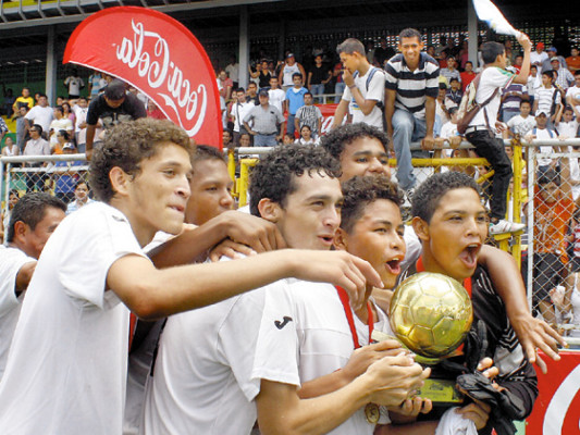 Tridentino se alza con la Copa Coca Copa