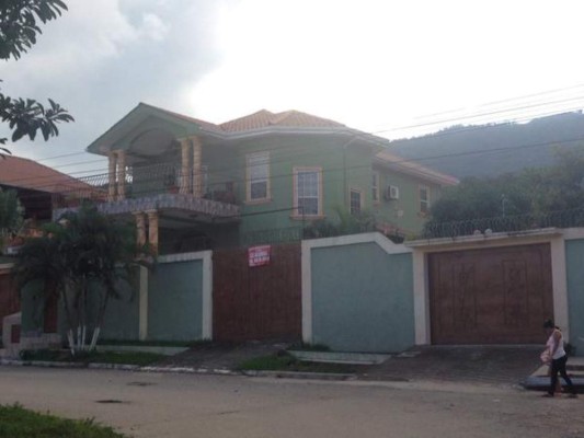 Incautan casas y edificio supuestamente de los Valle en San Pedro Sula