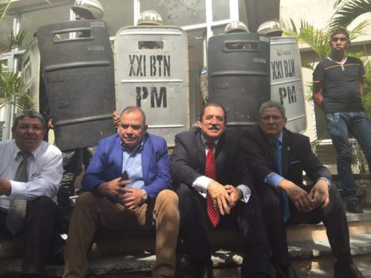 Militarizan la Corte Suprema por juicio contra David Romero