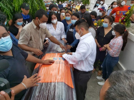 Policía: indagan móvil pasional en crimen de periodista German Vallecillo