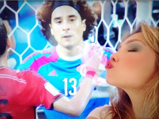 Thalía pide a Ochoa en matrimonio y Gael García le dice: 'te amo'