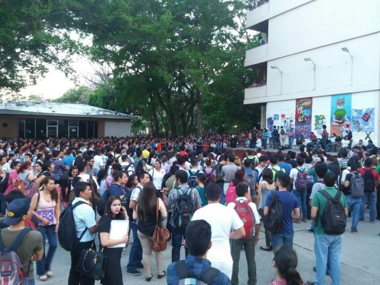 Estudiantes de la Unah-VS exigen derogar las normas