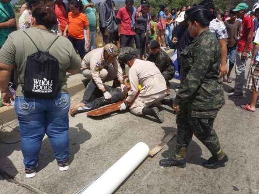 Más de seis heridos deja aparatoso accidente en La Lima