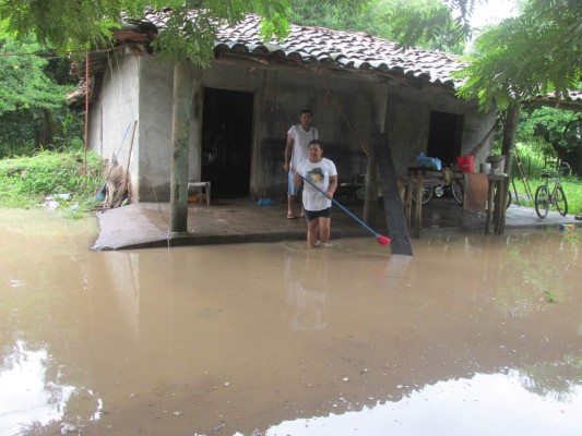 Río Goascorán causa inundaciones en el sur de Honduras