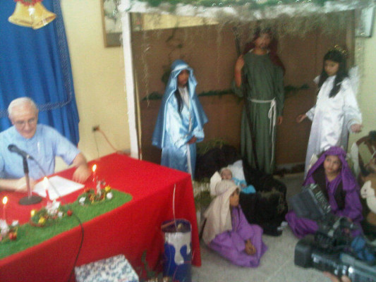 Niños hondureños dan vida a nacimiento