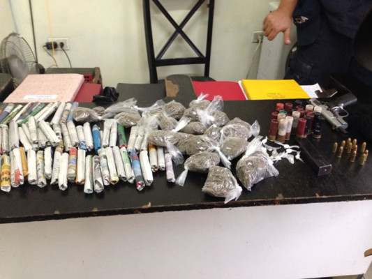 Con armas y drogas capturan a supuestos mareros en Honduras