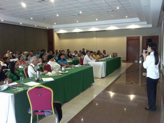 Parroquia San Antonio cruza la Puerta Santa