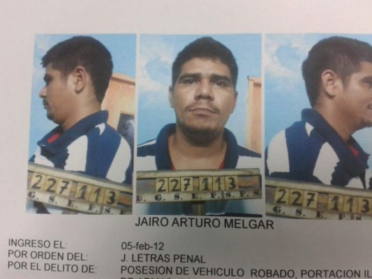 Reos matan a compañero de celda