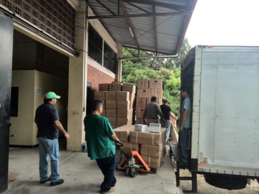 Llegan cinco camiones con medicinas y materiales quirúrgicos al Rivas