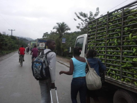 Caos y desesperación en el paso hacia Colón