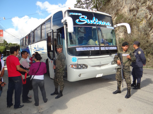 Ladrón mata a un anciano en asalto a bus
