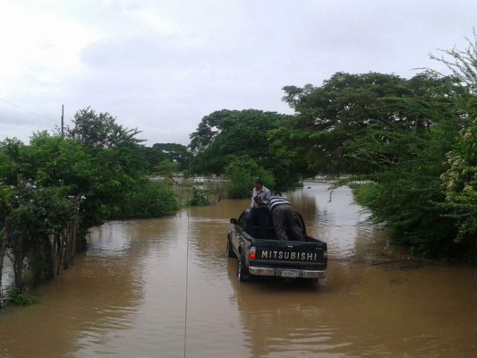 Río Goascorán causa inundaciones en el sur de Honduras