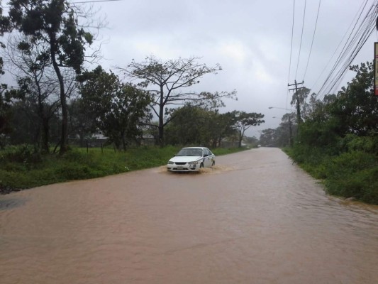 Declaran alerta amarilla en Atlántida por fuertes lluvias