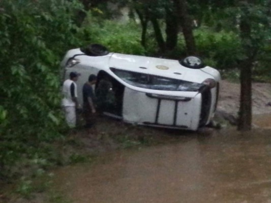 Un muerto y daños dejan lluvias en el litoral Atlántico de Honduras