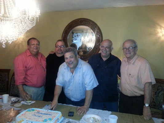 Emociones, regalos y pastel