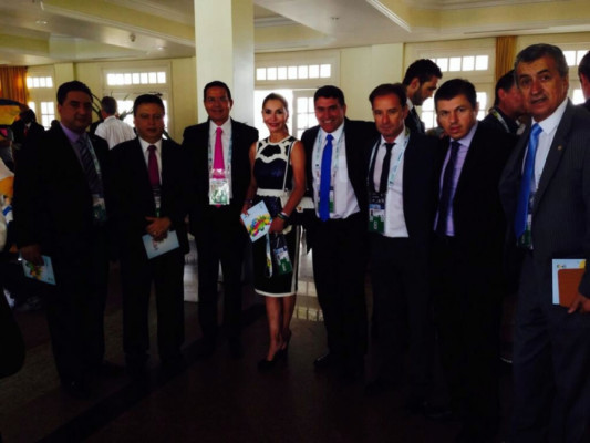 Delegaciones llegaron al sorteo final de Brasil 2014