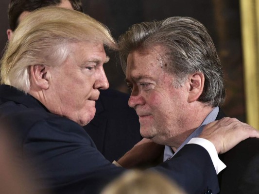 Bannon, la caída del maquiavelo que hablaba al oído de Trump