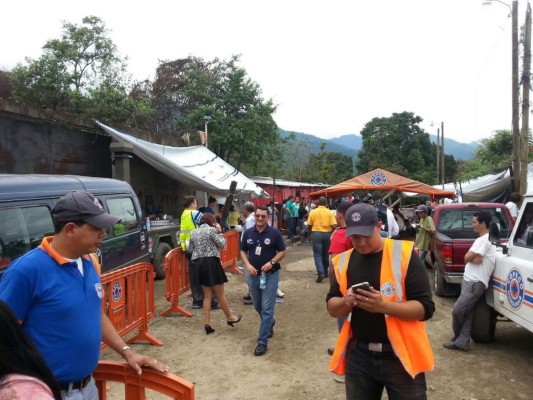 Este miércoles, 28 familias damnificadas del bordo en la colonia Primavera, recibieron los materiales para construir sus viviendas.