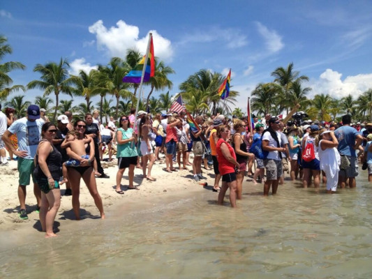 Diana Nyad completa la travesía de cruzar de Cuba a La Florida  