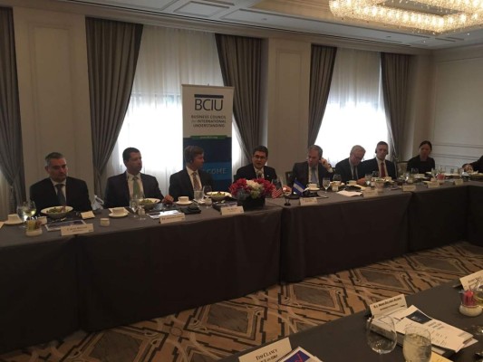 JOH expone en EUA su programa para crear empleo en Honduras  