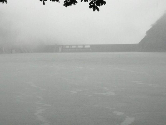 Descartan descargas de la represa El Cajón