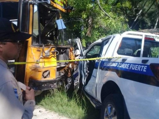 Cuatro heridos deja choque entre bus y pick up en Tegucigalpa