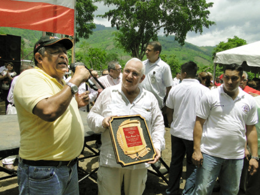 Roberto Micheletti llama a liberales a dejar rencores