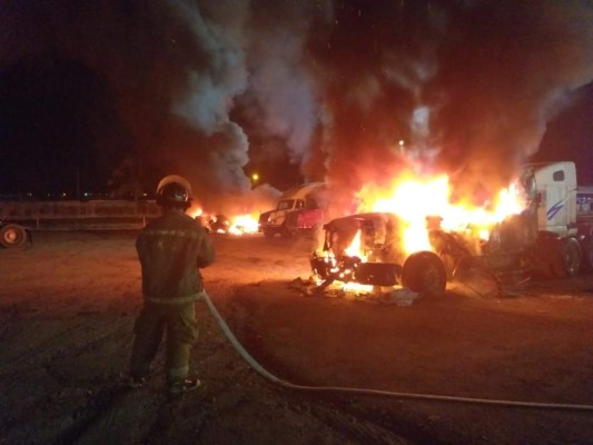 Policía: Sujetos vestidos de militares incendiaron cabezales en San Pedro Sula   