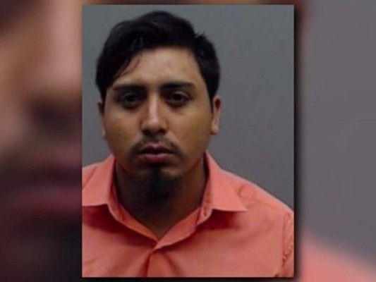 Arrestan a inmigrante por asesinato en Texas