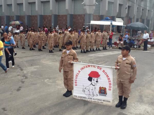 Honduras celebra con desfiles los 192 años de su independencia