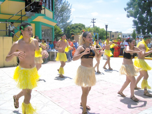 Progreseños disfrutan su feria patronal
