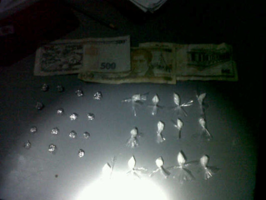 Detienen a dos mujeres por tráfico de drogas en Utila