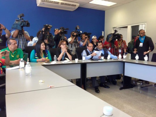 No hubo acuerdo, estudiantes de la Unah seguirán sin clases