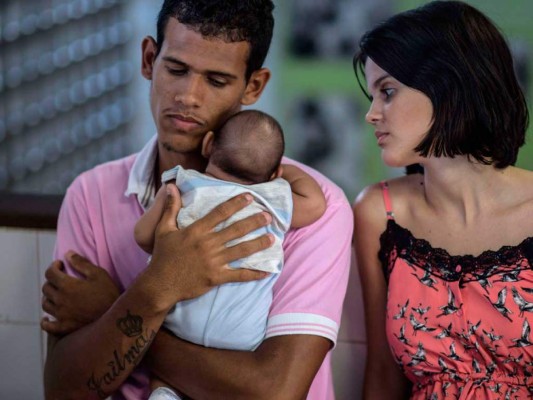 Hombres con zika deberían esperar seis meses para tener sexo sin protección