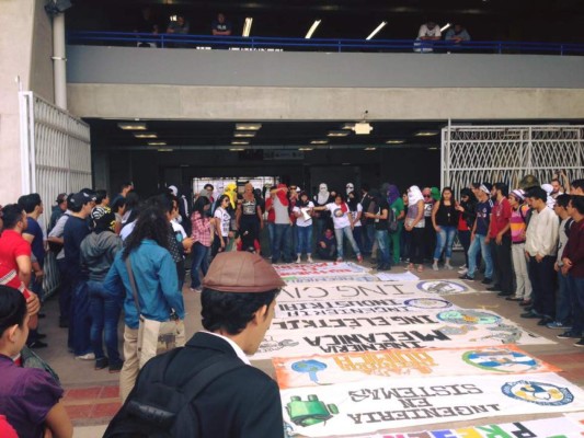 Avanza diálogo pero mañana no se reanudan clases en la Unah