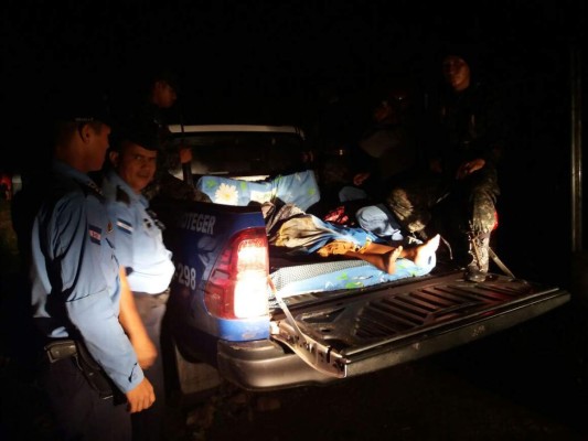 Una mujer da a luz en una patrulla de la Policía en Honduras