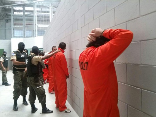 Área destinada a reclusos peligrosos es impenetrable