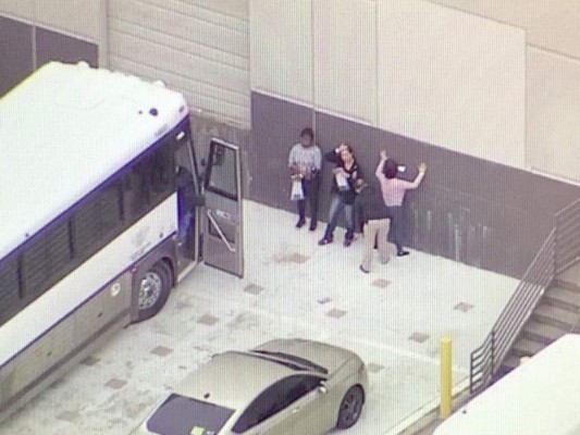 ICE libera a algunos inmigrantes detenidos en redada en Texas