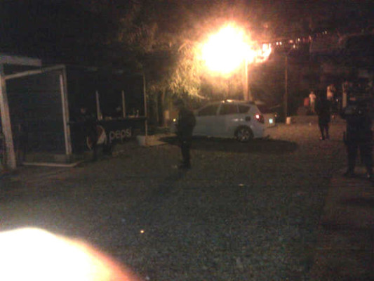 Tres muertos deja tiroteo dentro de un car wash en San Pedro Sula