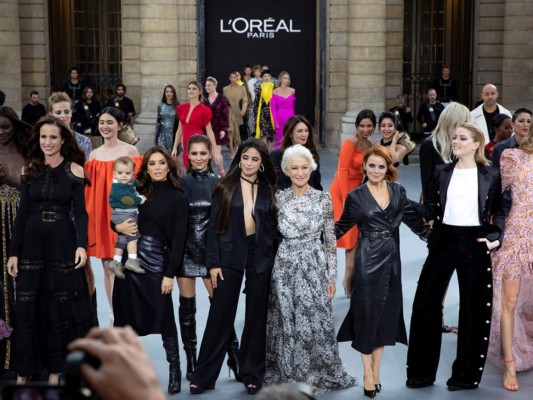 Helen Mirren cautiva en la pasarela de L'Oréal