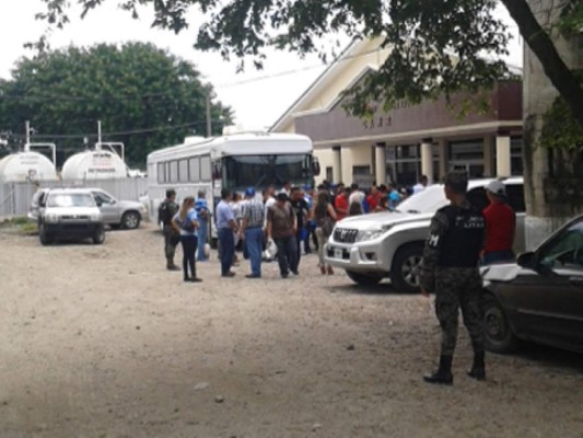 Honduras recibe al menos 500 deportados desde EUA y México