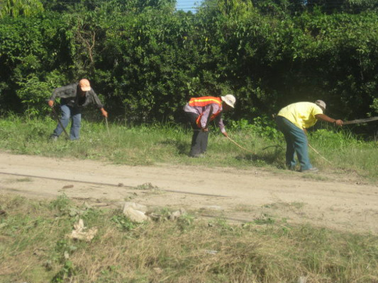 Hacen limpiezas para prevenir inundaciones