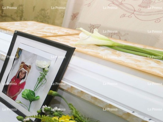 'Extrañaré a mi bebé. Era un amor conmigo': tía de niña muerta en incendio