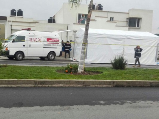 Comando irrumpe fiesta y asesina a once personas en México