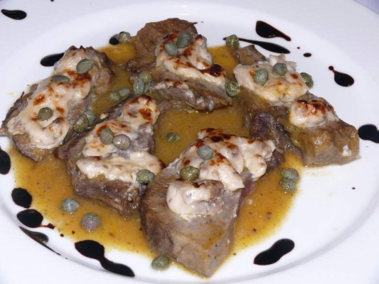 Lengua con mayonesa de habanero