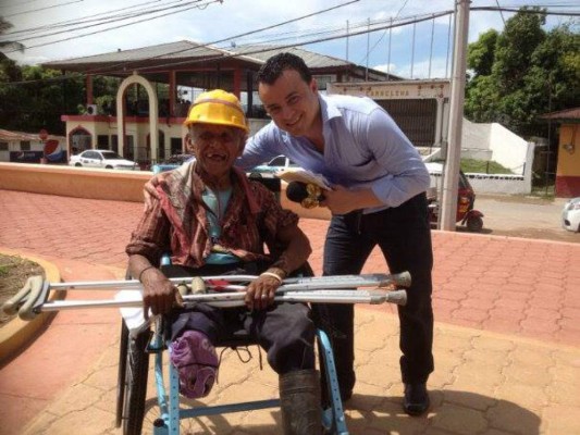 Periodista Herlyn Espinal, un joven líder, extrovertido y responsable