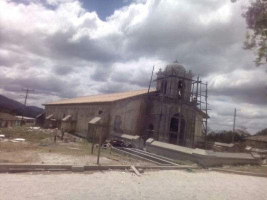 Faltan L3 millones para terminar iglesia