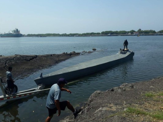 Interceptan minisubmarino con una tonelada de cocaína en Guatemala